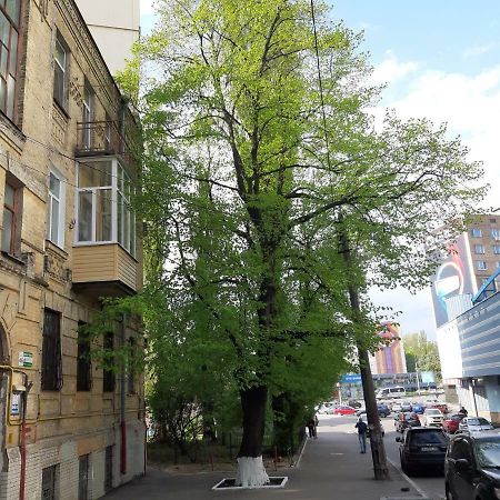 1 Stop From Railway Station Apartment Kiev Ngoại thất bức ảnh