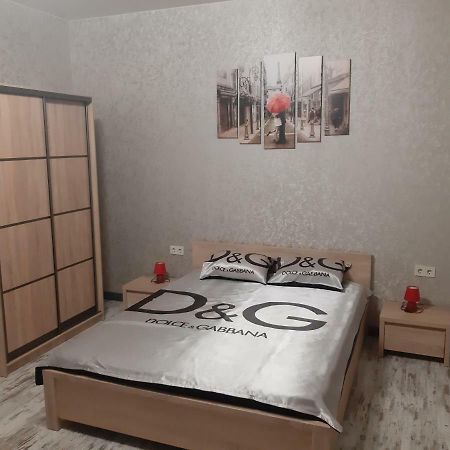 1 Stop From Railway Station Apartment Kiev Ngoại thất bức ảnh