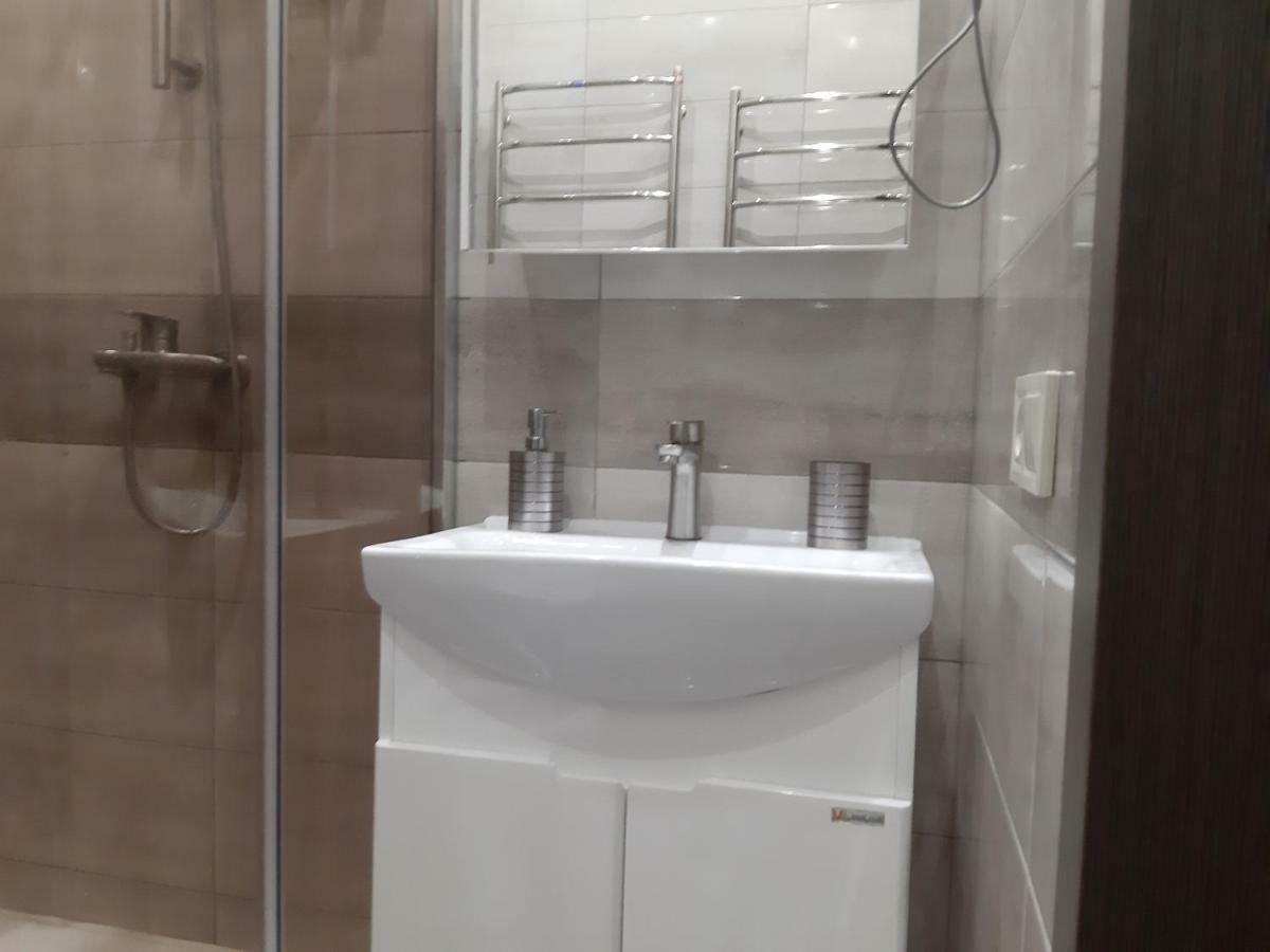 1 Stop From Railway Station Apartment Kiev Ngoại thất bức ảnh