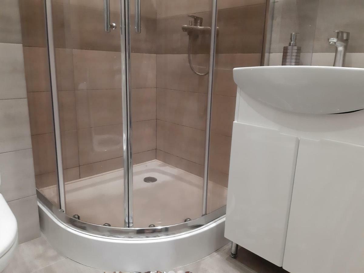 1 Stop From Railway Station Apartment Kiev Ngoại thất bức ảnh